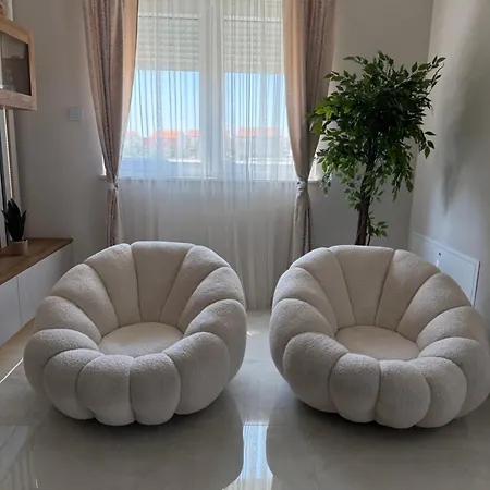 Luxury Imperio 시베니크