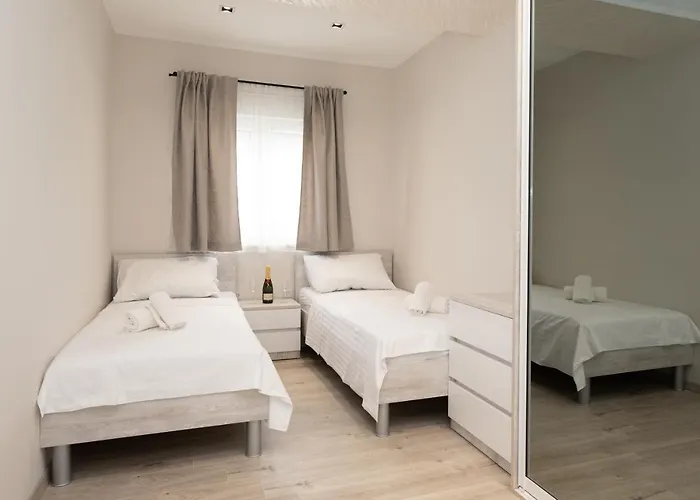 Luxury Imperio 아파트 시베니크