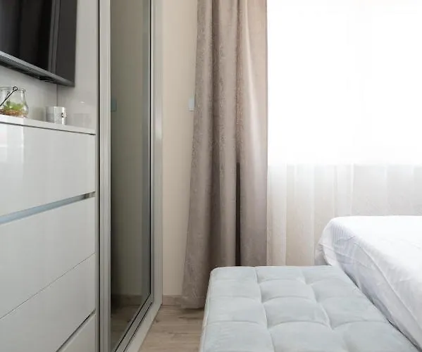 Luxury Imperio 아파트